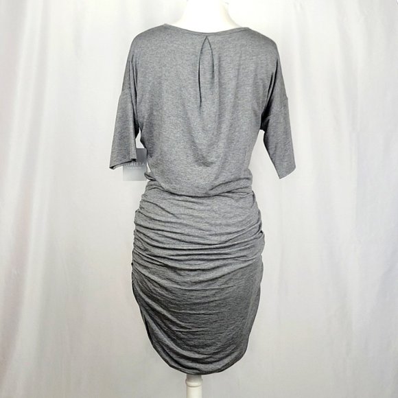 Athleta Solstice Tee Short Sleeve Athleisure Exercise Light Gray Size Medium NWT - Picture 4 of 11